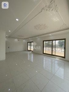 Modern Home with 5 Bedrooms Image 11
