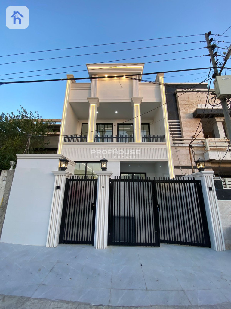 Family Home with 6 Bedrooms