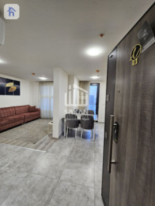 شقة في الطابق العالي بتصميم عصري صورة 8