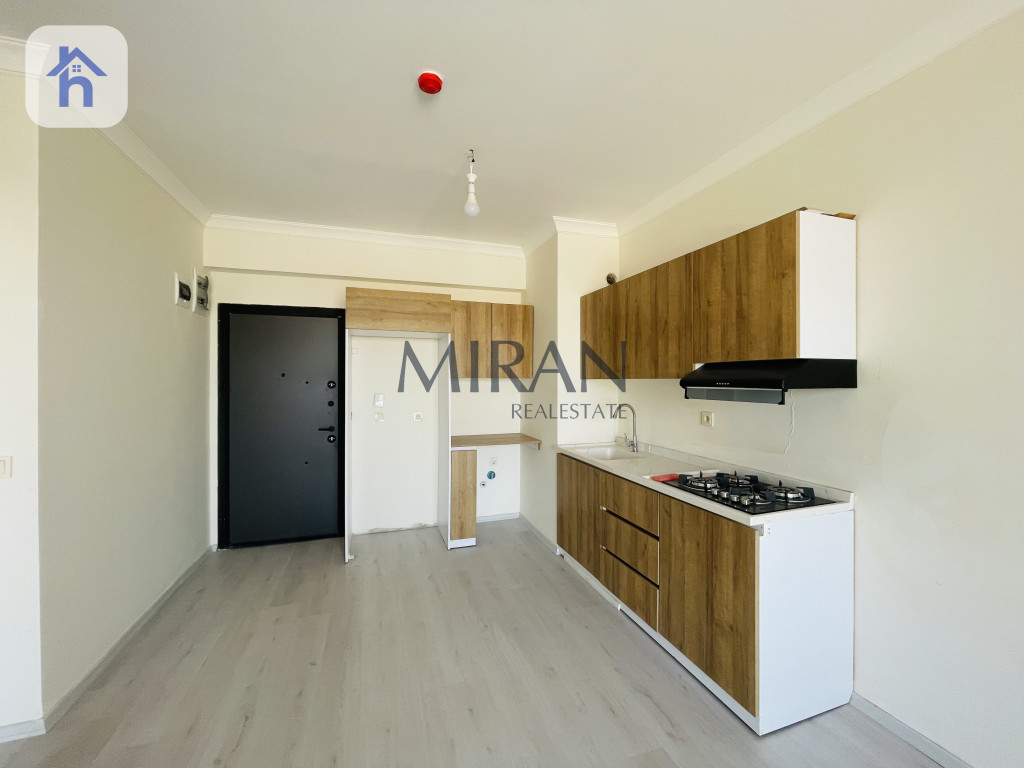 شوقەیەکی ئارام لە لالاڤێ سەن تاوەرز وێنە 2