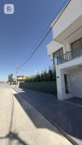 Luxurious House with Multiple Amenities image 11