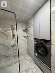 Elegant One-Bedroom Apartment in Queen Tower Image 13