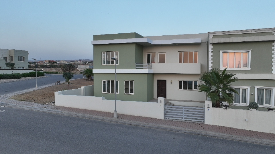 Modern Family Home with 3 Bedrooms