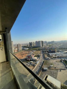 Modern Apartment in Sky Towers Image 8