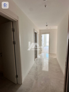Modern apartment in Empire Square Image 14