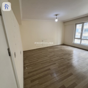 Elegant 3 BR Apartment with Ample Space image 1