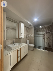 Corner Apartment Image 8