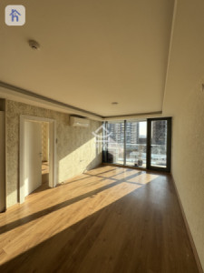 Modern One-Bedroom Apartment Image 3