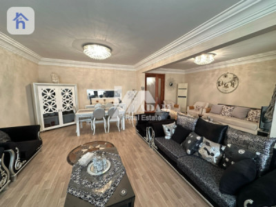 Charming 275m² Apartment for Rent Image 8