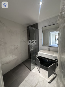 Spacious Apartment with Stunning Views image 4