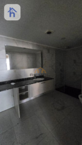 Modern 1 Bedroom Apartment in Wavey Avenue Image 5