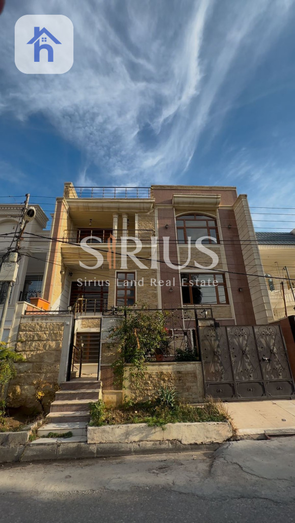 منزل عائلي كبير بـ8 غرف نوم