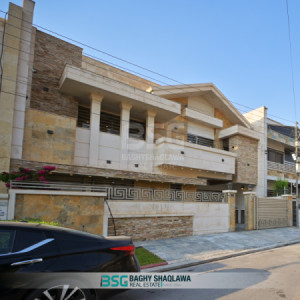 Spacious Family Home with Modern Design image 2