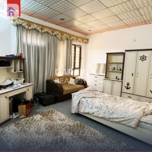 Spacious 6-Bedroom House in Erbil image 7
