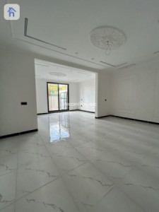 Family Home with 5 Bedrooms Resim 5