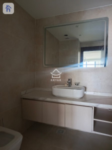 Modern Apartment Image 17
