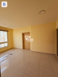 Bright and Spacious 7th Floor Apartment Image 12