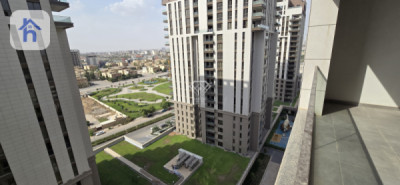 Modern 3BR apartment in prime location image 13