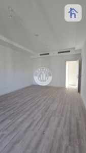 Elegant Apartment with Stunning Views Image 6