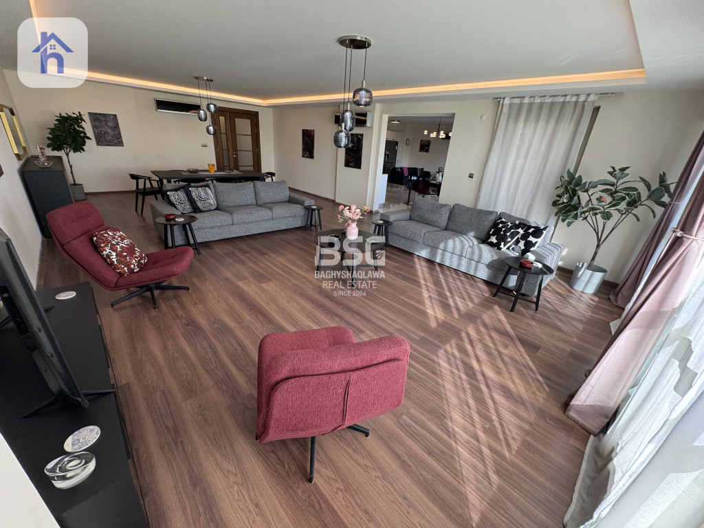 شقة أنيقة بخمس غرف نوم