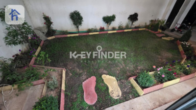 House Opposite Garden image 7