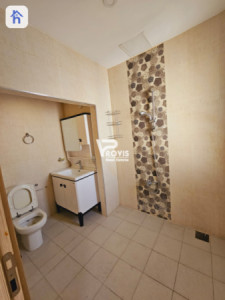 Bright and Spacious 7th Floor Apartment Image 16