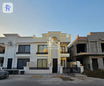 Spacious Family Residence image 1