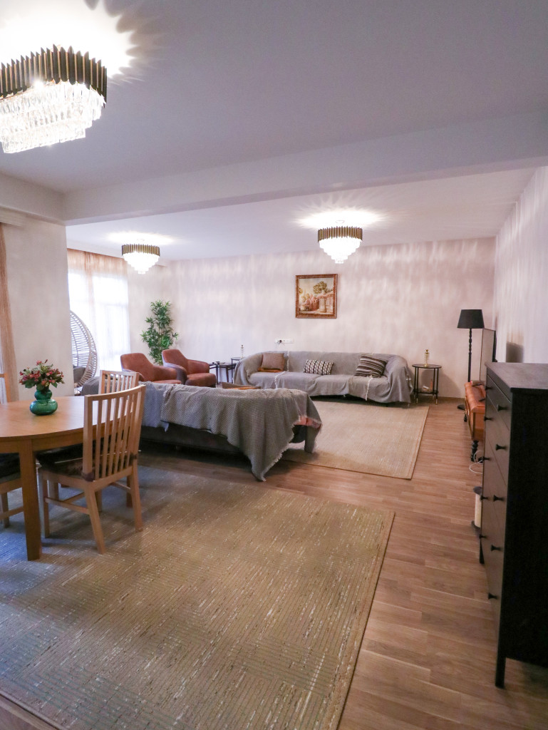 3-Bedroom Apartment in Empire Royal