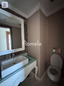 Modern 4-Bedroom Apartment with Beautiful View Image 15