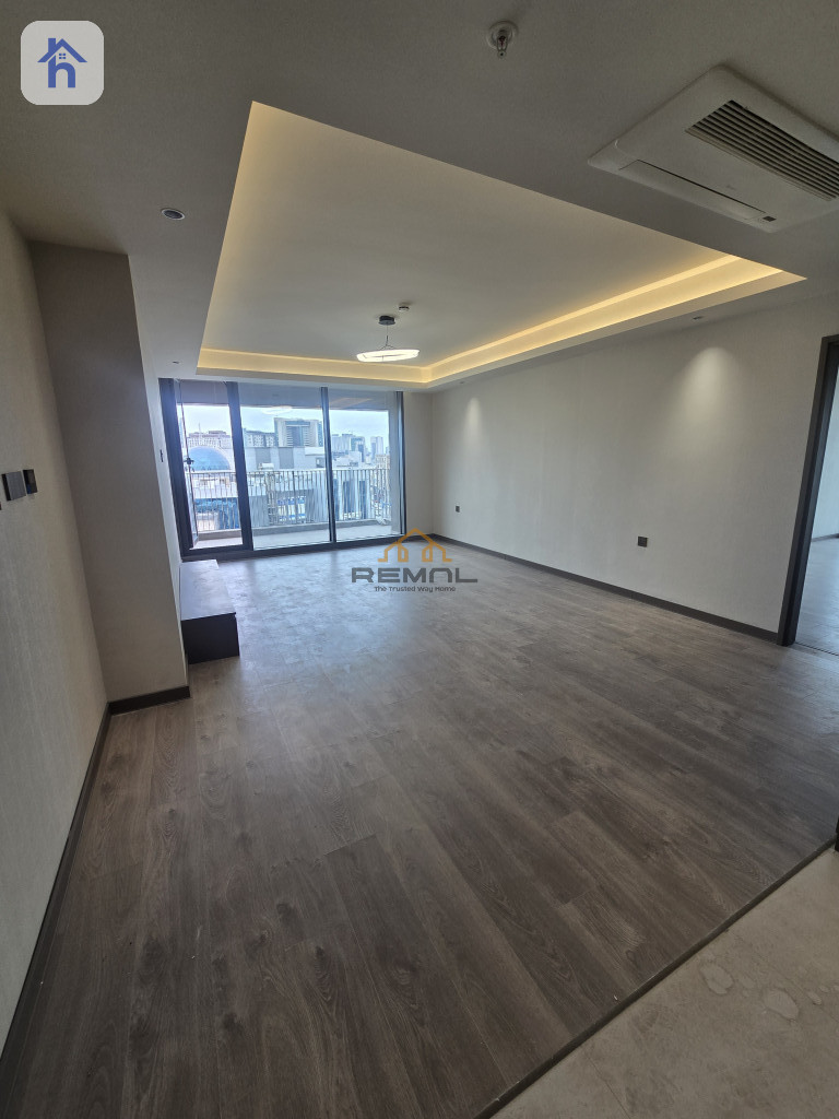 شقة بثلاث غرف نوم واسعة صورة 2