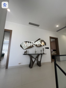 Spacious house with multiple rooms Image 20