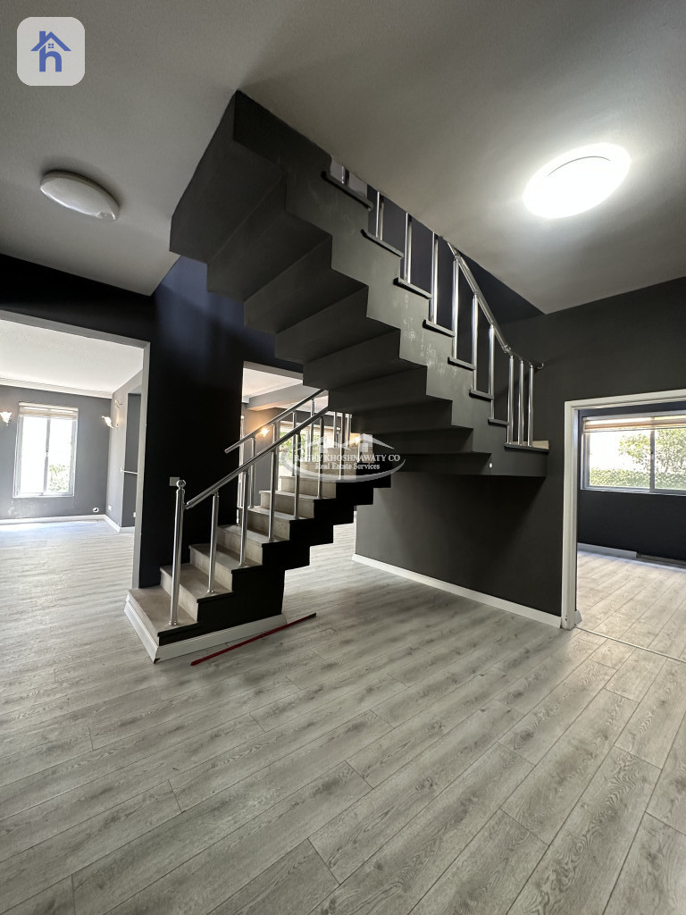 Spacious Villa in English Village Image 2