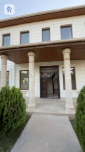 Spacious Family Home in American Village Resim 6