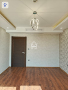 Stunning High-Floor Apartment Image 7