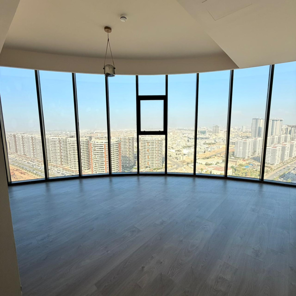Spacious Apartment in Cavalli Tower
