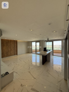 Luxurious 4-Bedroom Apartment with Stunning Views Image 7