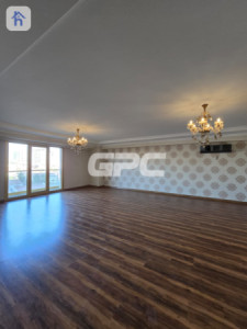 شوقەیەکی فراوانی چوار ژووری نوستن لە تاوەری ئەل ڕۆیا وێنە 3