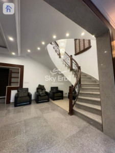 Large Family House in Dream City image 10