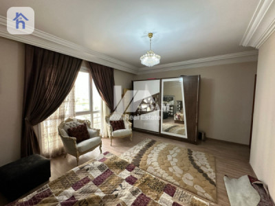 Charming 275m² Apartment for Rent Image 21