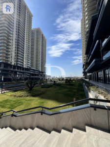 Modern Apartment with Spacious Layout Resim 3