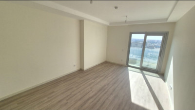 Modern Apartment with 2 Bedrooms image 4