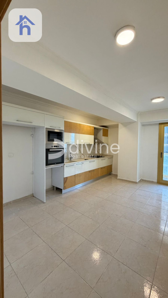 Luxurious Apartment in Roya Tower Image 2