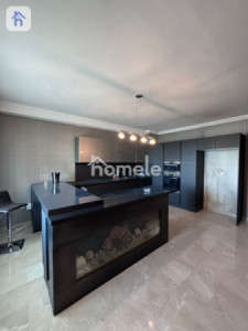 Luxurious Apartment with Park View image 2