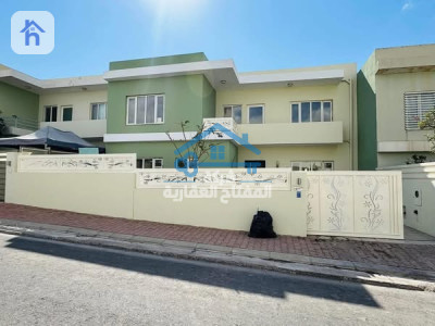 Modern House with 4 Bedrooms image 1
