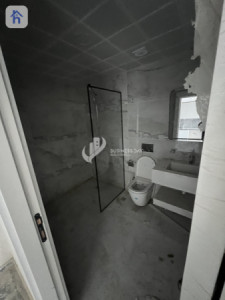 Luxurious Apartment in Prime Location image 5