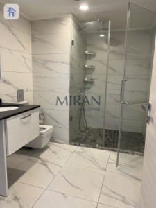 Spacious Apartment in Star Towers Image 10