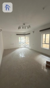 Spacious House with 4 Bedrooms Image 4