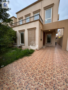 خانوویەکی فراوان بە 4 ژووری نوستن image 1