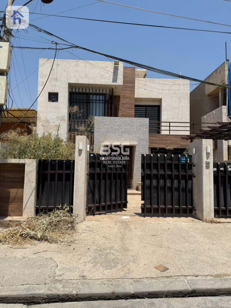 خانوویەکی ٥ ژووری نوستن لە عنکاوە