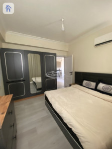 شوقەیەکی ڕاخراو بە دیمەنێکی جوانەوە image 2
